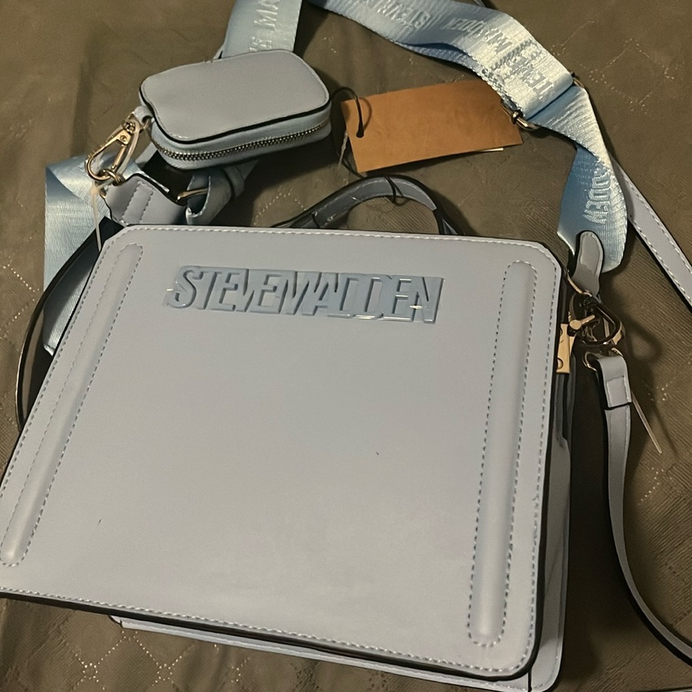 STEVE MADDEN cornflower blue bevelyn crossbody bag